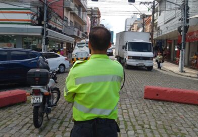 Prefeitura promove operação de ordenamento do trânsito no Centro