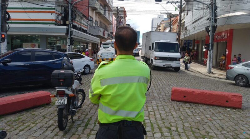 Prefeitura promove operação de ordenamento do trânsito no Centro