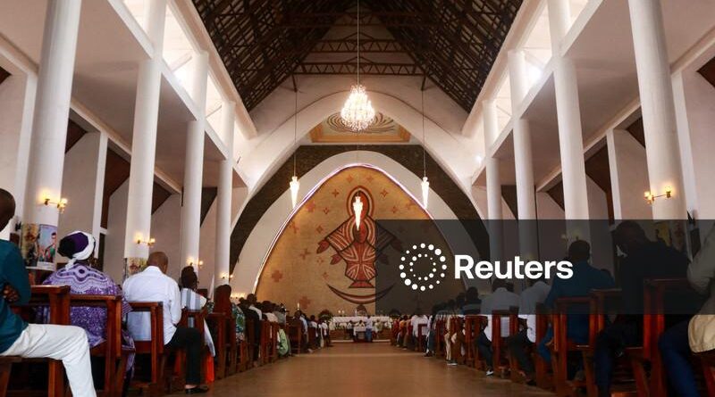 Vaticano rejeita proposta para que mulheres católicas profiram homilia