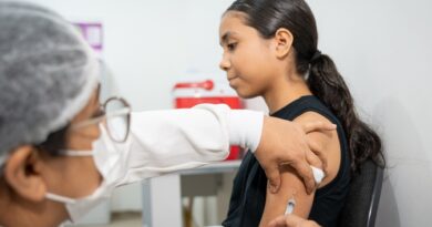 Jovens de 15 a 19 anos podem se vacinar contra o HPV até dezembro
