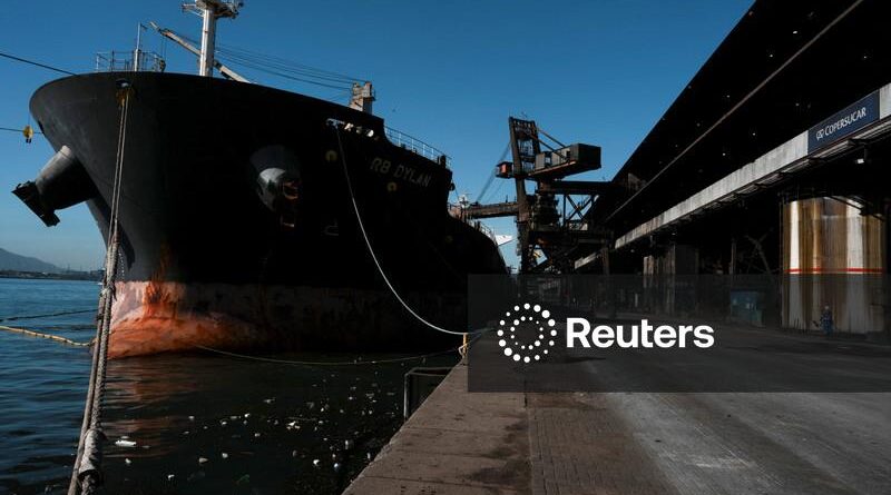 Ventos fortes e condições adversas no mar fecharam acesso a canal do porto de Santos