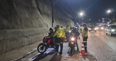 Prefeitura remove 14 veículos irregulares e registra 74 autuações neste domingo, 5/7