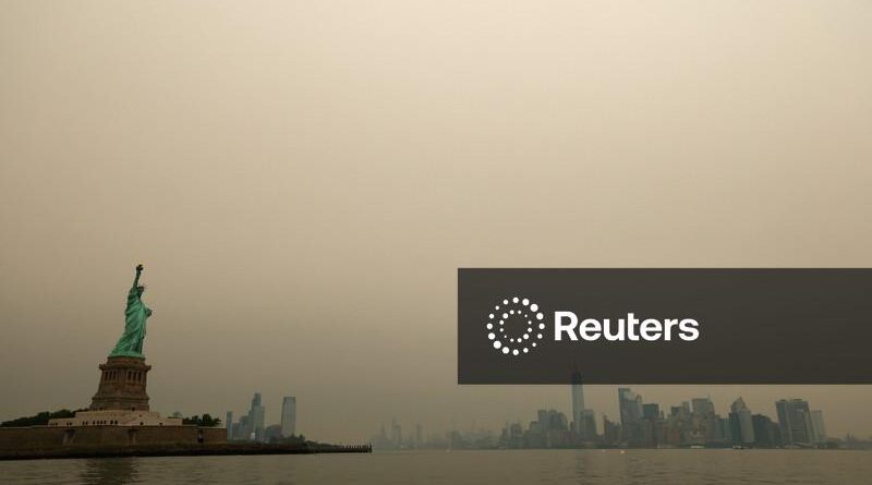 Chuva deve dissipar fumaça de incêndios florestais em Nova York antes da final da Copa do Mundo, mas riscos permanecem