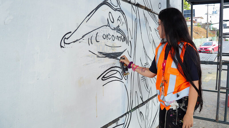 Prefeitura coloca mulheres no protagonismo da arte urbana e transforma viadutos da capital com projeto ‘Manaus em Cores: Arte que Protege’