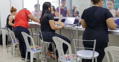 Público do ‘#SouManaus Passo a Paço 2026’ aproveita domingo para retirada das pulseiras do evento