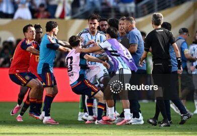 Fifa pune Argentina por faixa sobre Malvinas e Paredes por incidente na final da Copa do Mundo