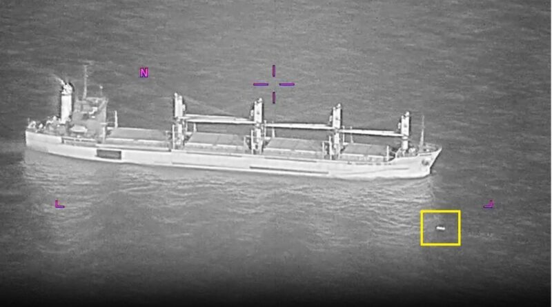 Vídeo militar dos EUA flagra objeto não identificado sobre o mar no Oriente Médio