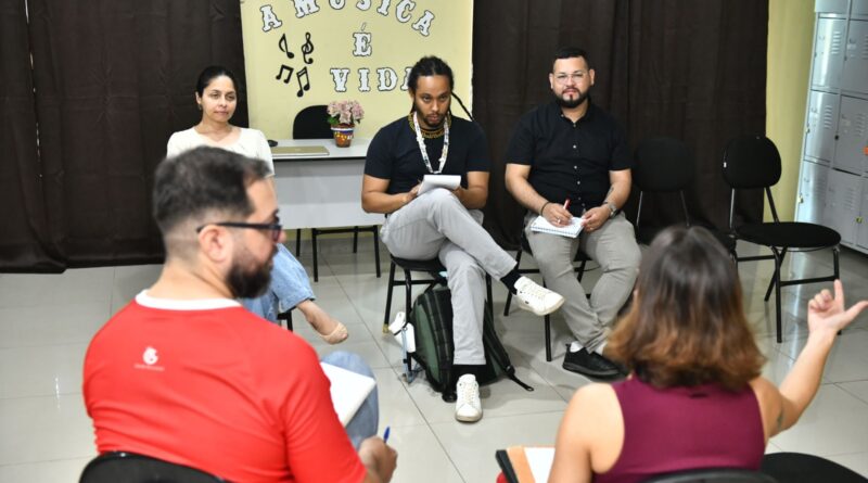 Ministério da Saúde conhece ações da prefeitura para atenção à população indígena em visita à Caps AD