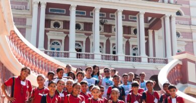 Recém-reconhecido como Patrimônio Mundial pela Unesco, Teatro Amazonas vira sala de aula para estudantes da rede pública de Manaus