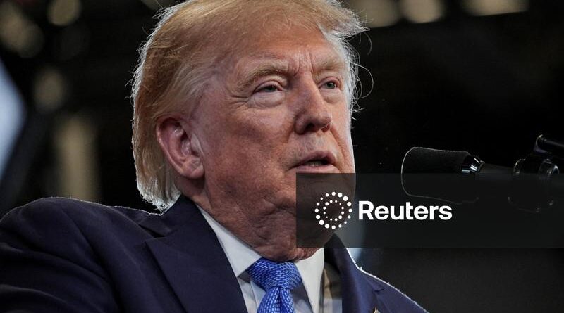 Trump exorta norte-americanos a aceitarem preços mais altos da gasolina, enquanto intensifica retórica contra Irã