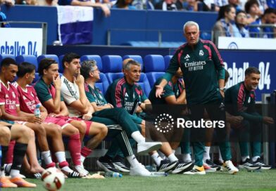 Mourinho volta com palavras tranquilas e atitude firme, enquanto Real Madrid inicia reformulação
