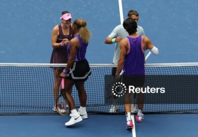 Serena Williams e Carlos Alcaraz são eliminados nas duplas mistas do US Open; o casal Monfils e Svitolina avança