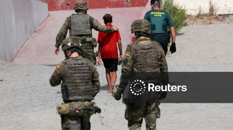Ceuta busca transferir menores migrantes desacompanhados para a Espanha continental