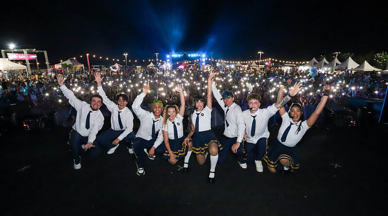 ‘Passinho’ reúne diversão, inclusão e espetáculo infantil Kysha e Mine na primeira noite do ‘#SouManaus Passo a Paço 2026’