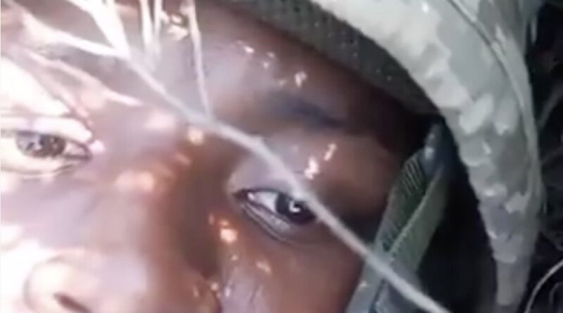 VÍDEO: Brasileiro que luta na Ucrânia filma tanque passando por cima dele em pleno combate