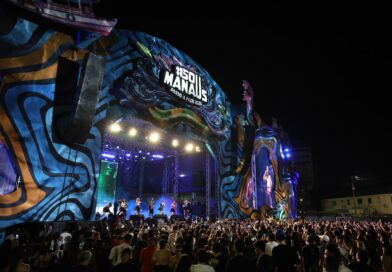 MC Hariel encerra apresentações no palco Alfândega com público cantando grandes sucessos