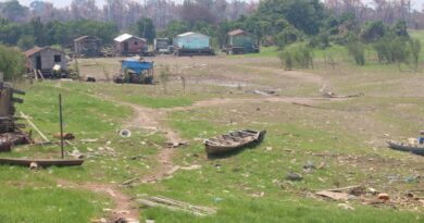 Amazonas entra em emergência de saúde em meio à seca e à dificuldade de acesso a comunidades Amazonas entra em emergência de saúde em meio à seca e à dificuldade de acesso a comunidades