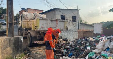 Prefeitura de Manaus limpa 136 pontos de descarte irregular e retira 1,5 mil toneladas de lixo em seis dias