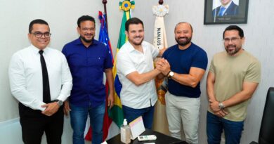 Prefeito Renato Junior anuncia convocação de mais 1,5 mil aprovados do concurso da Semed no Dia do Servidor Público 