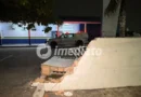 VEJA IMAGENS: Motorista embriagado destrói muro e invade delegacia durante fuga de confusão