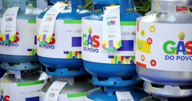 Governo alerta para fake news nas redes envolvendo fim da escala 6×1 e programas sociais Governo alerta para fake news nas redes envolvendo fim da escala 6×1 e programas sociais