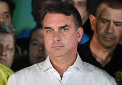 PF cancela passaportes de Flávio Bolsonaro após descumprimento de ordem judicial