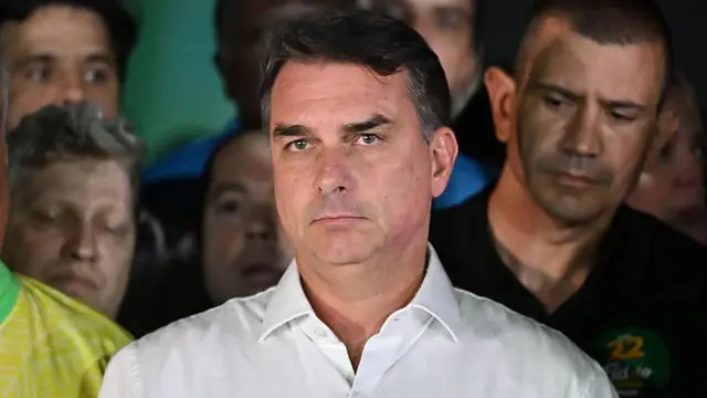 PF cancela passaportes de Flávio Bolsonaro após descumprimento de ordem judicial