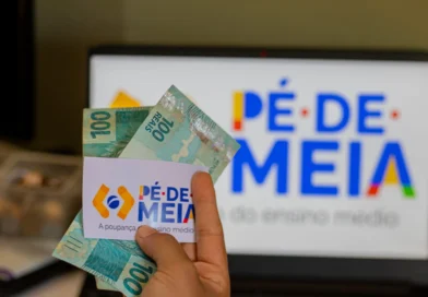 Pé-de-Meia paga até R$ 225 a estudantes; veja quem recebe e como consultar o benefício