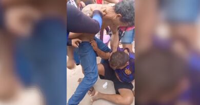 Confusão generalizada: distribuição de gás gratuito acaba em briga e correria em Maués Confusão generalizada: distribuição de gás gratuito acaba em briga e correria em Maués