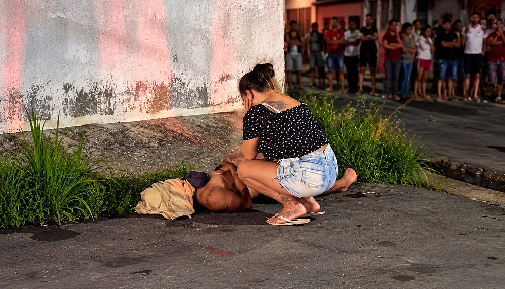 Mais de dez tiros são ouvidos durante assassinato de homem na Zona Norte de Manaus